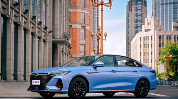 为何年轻人不喜欢星瑞了？开完艾瑞泽8你就能得到标准答案